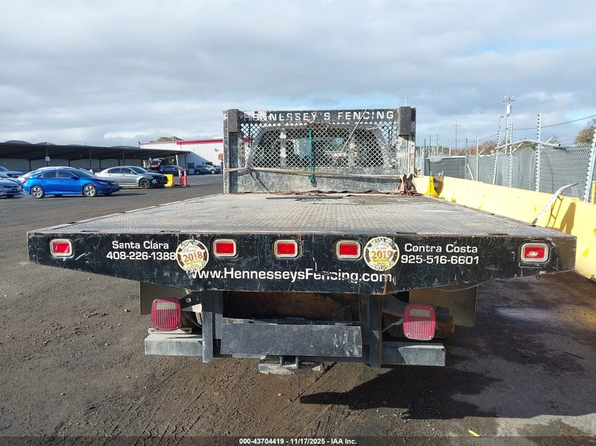 2015 Ford F-350 Chassis Xl VIN: 1FDRF3GT8FEC92639 Lot: 43704419