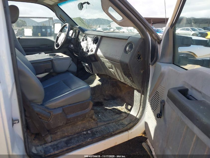 2015 Ford F-350 Chassis Xl VIN: 1FDRF3GT8FEC92639 Lot: 43704419