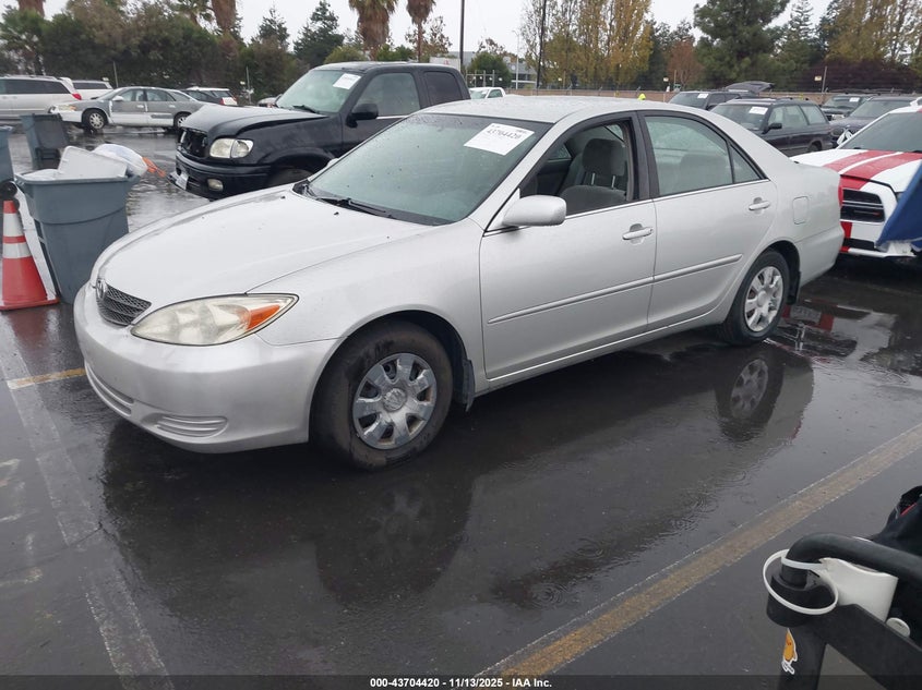JTDBE32KX20094109 2002 TOYOTA CAMRY photo no. 2