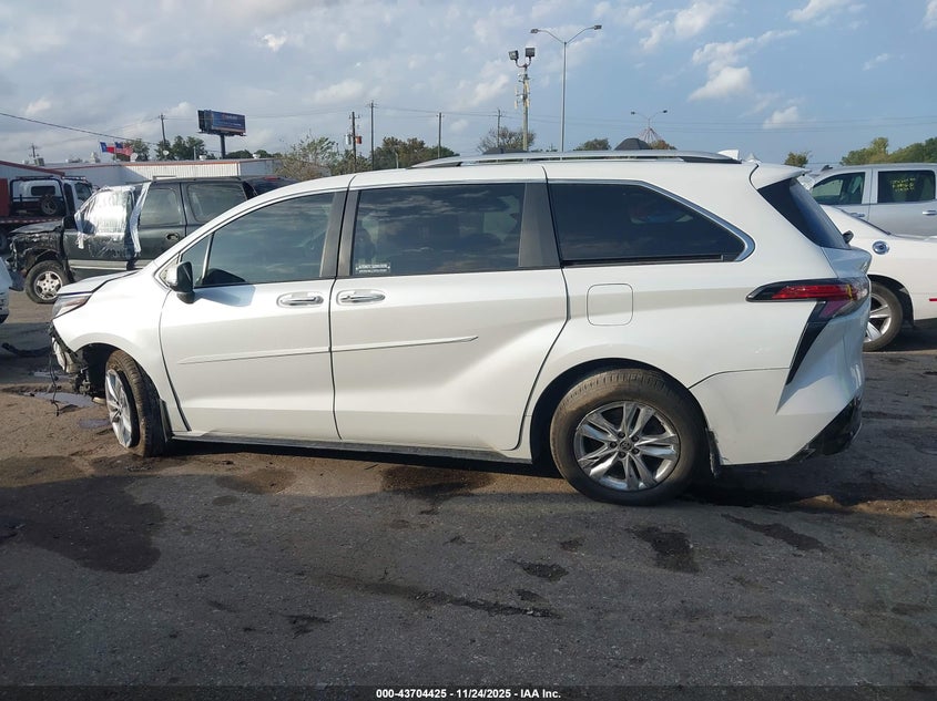 2022 Toyota Sienna Limited/Platinum VIN: 5TDZRKEC8NS109970 Lot: 43704425