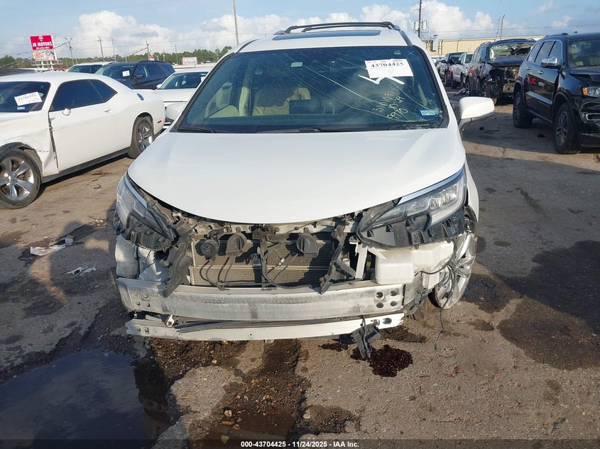 2022 Toyota Sienna Limited/Platinum VIN: 5TDZRKEC8NS109970 Lot: 43704425