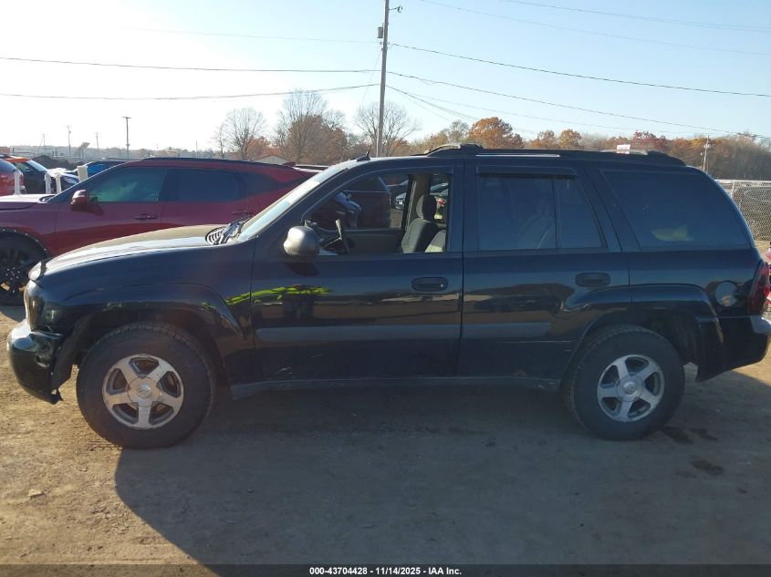 2005 Chevrolet Trailblazer Ls VIN: 1GNDT13S152285886 Lot: 43704428
