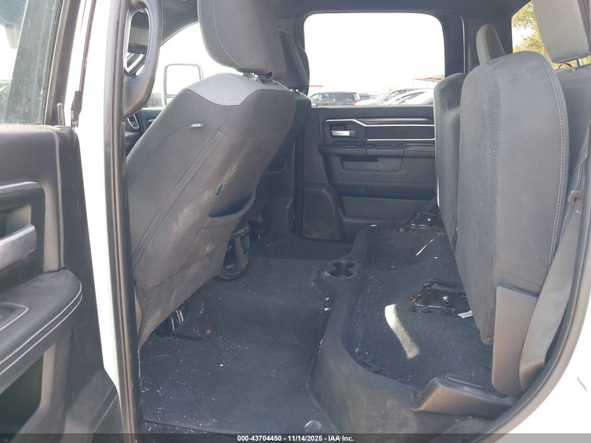 2024 Ram 3500 Big Horn 4X4 8' Box VIN: 3C63R3HL5RG339226 Lot: 43704450