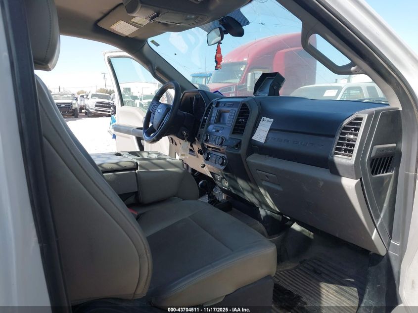 2017 Ford F-550 Chassis Xl VIN: 1FDUF5HT6HED80564 Lot: 43704511