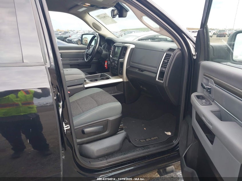 2020 RAM 1500 CLASSIC auction photo 5