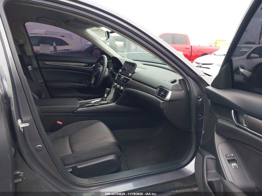 2020 HONDA ACCORD auction photo 5