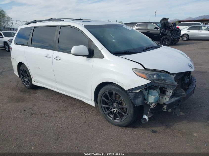 TOYOTA SIENNA SE PREMIUM 8 PASSENGER