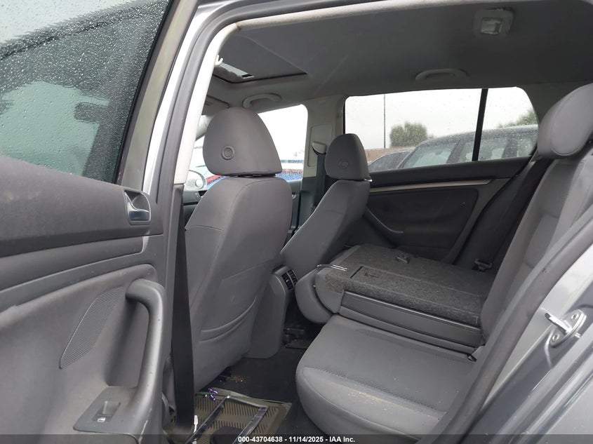 2007 Volkswagen Rabbit 4-Door VIN: WVWDS71K27W166628 Lot: 43704638