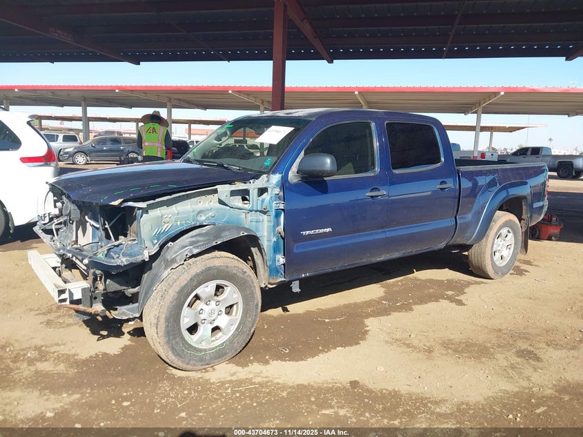 5TEMU52N55Z106639 2005 TOYOTA TACOMA photo no. 2