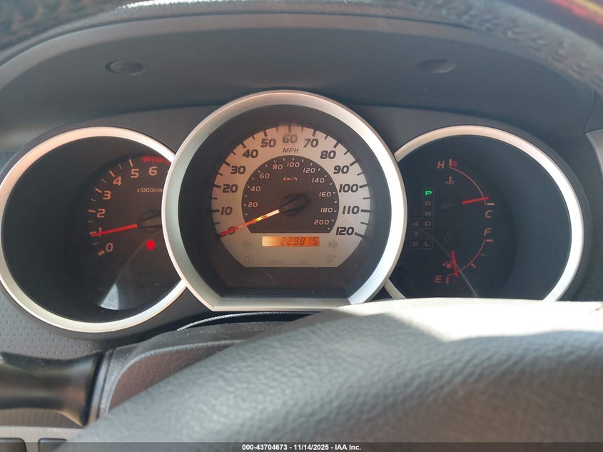 5TEMU52N55Z106639 2005 TOYOTA TACOMA photo no. 7