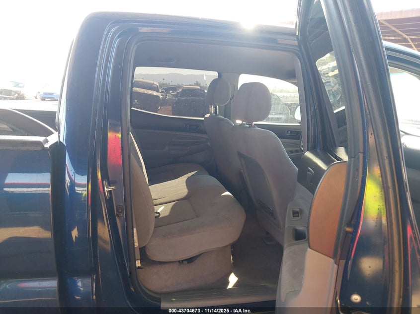 5TEMU52N55Z106639 2005 TOYOTA TACOMA photo no. 8