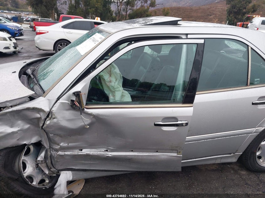 1998 Mercedes-Benz C 230 VIN: WDBHA23G4WA617309 Lot: 43704692