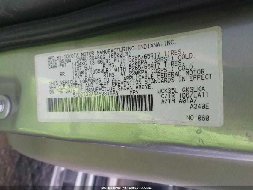 2004 Toyota Sequoia Limited V8 VIN: 5TDZT38A44S231628 Lot: 43704708