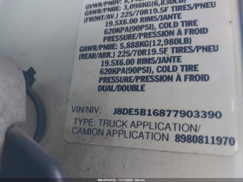 2007 GMC W5500 Dsl Reg VIN: J8DE5B16877903390 Lot: 43704722