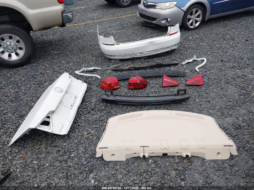 2018 Volkswagen Passat 2.0T R-Line/2.0T S VIN: 1VWAA7A33JC043909 Lot: 43704742