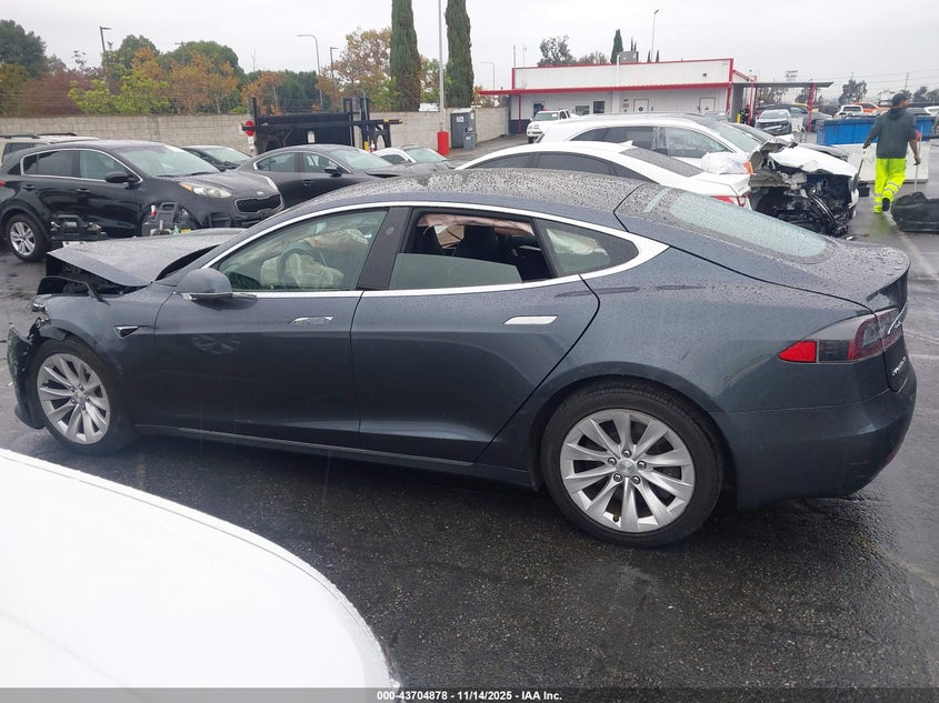 2017 Tesla Model S 100D/60D/75D/90D/P100D VIN: 5YJSA1E25HF223699 Lot: 43704878