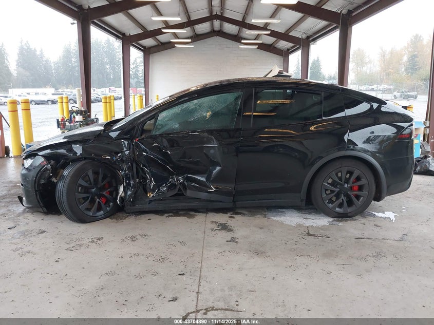 2024 Tesla Model X Plaid Tri Motor All-Wheel Drive VIN: 7SAXCBE67RF457369 Lot: 43704890