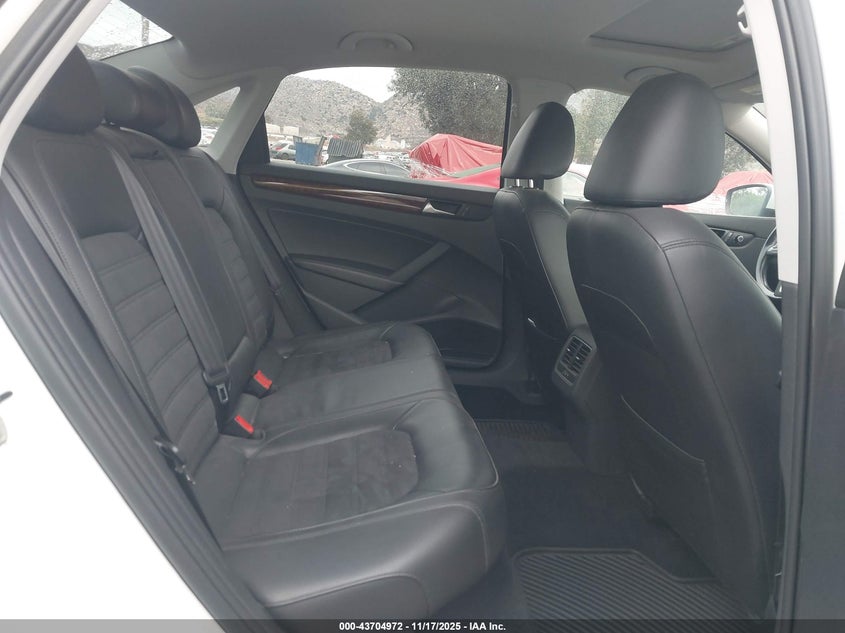 2013 Volkswagen Passat 2.0L Tdi Sel Premium VIN: 1VWCN7A3XDC106330 Lot: 43704972