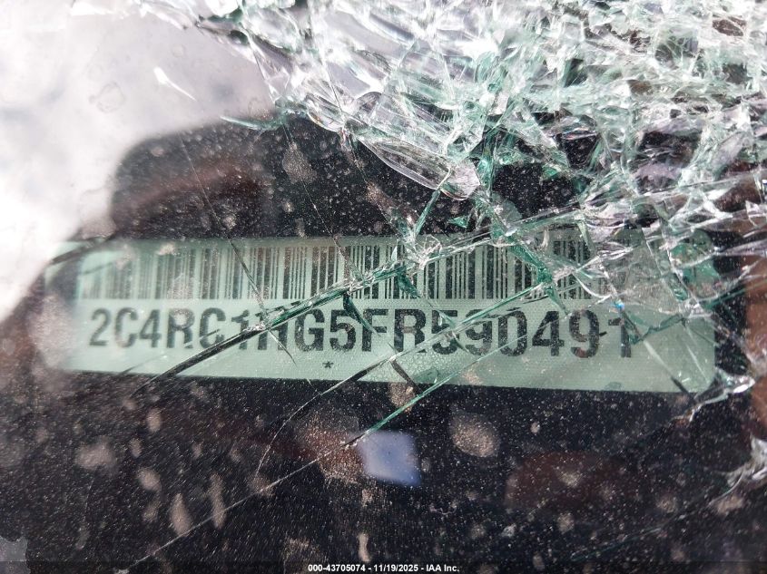 2015 Chrysler Town & Country S VIN: 2C4RC1HG5FR590491 Lot: 43705074