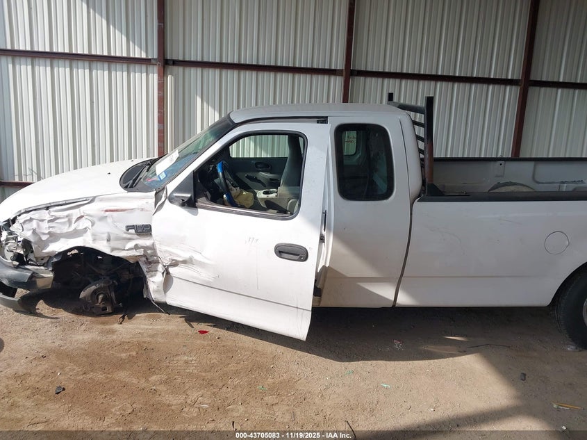 2000 Ford F-150 Lariat/Work Series/Xl/Xlt VIN: 1FTRX17W2YKB10745 Lot: 43705083