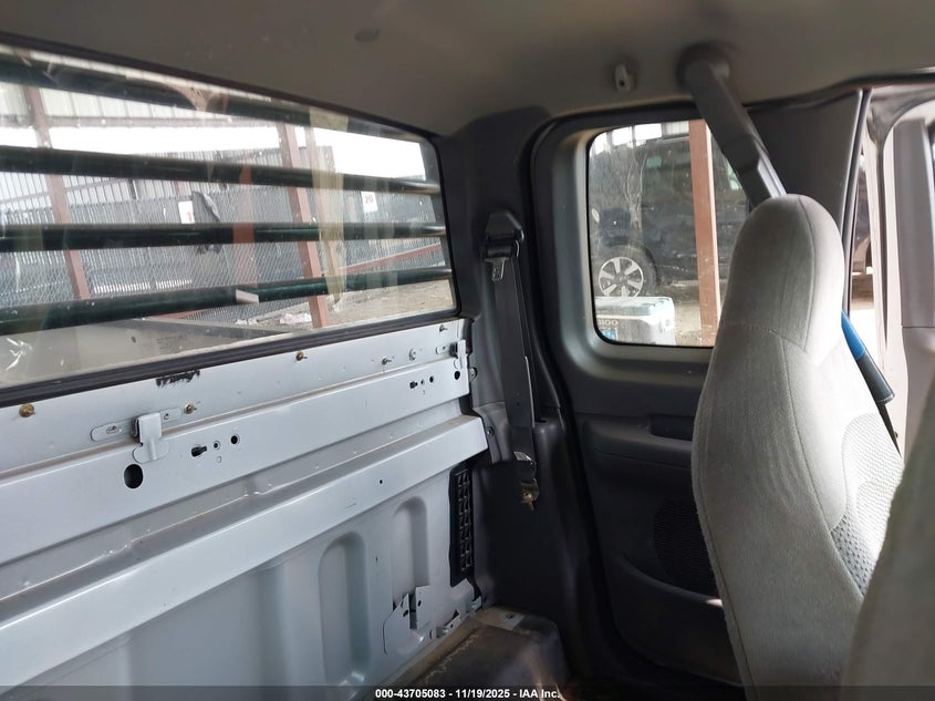 2000 Ford F-150 Lariat/Work Series/Xl/Xlt VIN: 1FTRX17W2YKB10745 Lot: 43705083