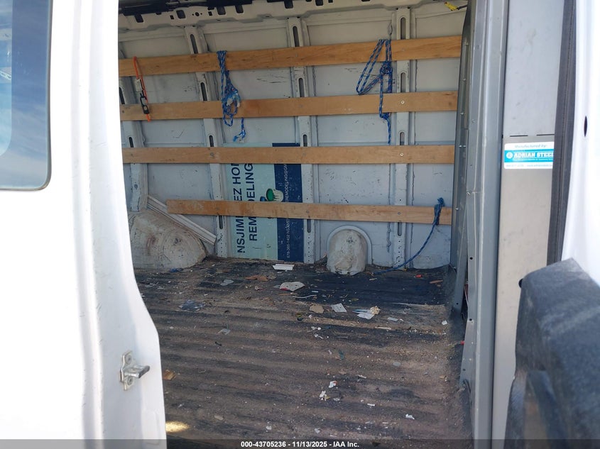 2017 GMC Savana 2500 Work Van VIN: 1GTW7AFFXH1910008 Lot: 43705236