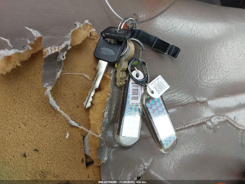 2000 Ford F-350 Chassis Lariat/Xl/Xlt VIN: 1FDSF34F2YEC92655 Lot: 43705269