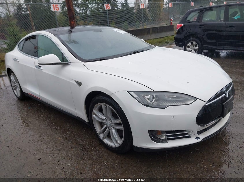 TESLA MODEL S SIGNATURE