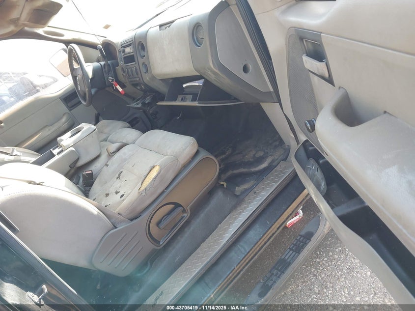 1FTRX12W45NA15346 2005 FORD F-150 photo no. 5