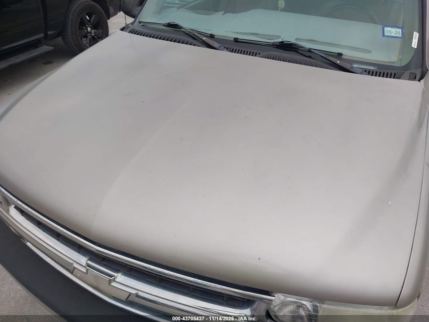 2003 Chevrolet Tahoe Ls VIN: 1GNEC13Z73R170537 Lot: 43705437