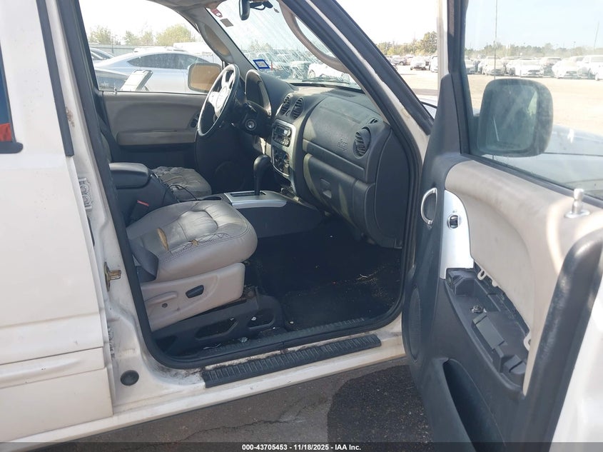 1J4GK58K73W504648 2003 JEEP LIBERTY (NORTH AMERICA) photo no. 5