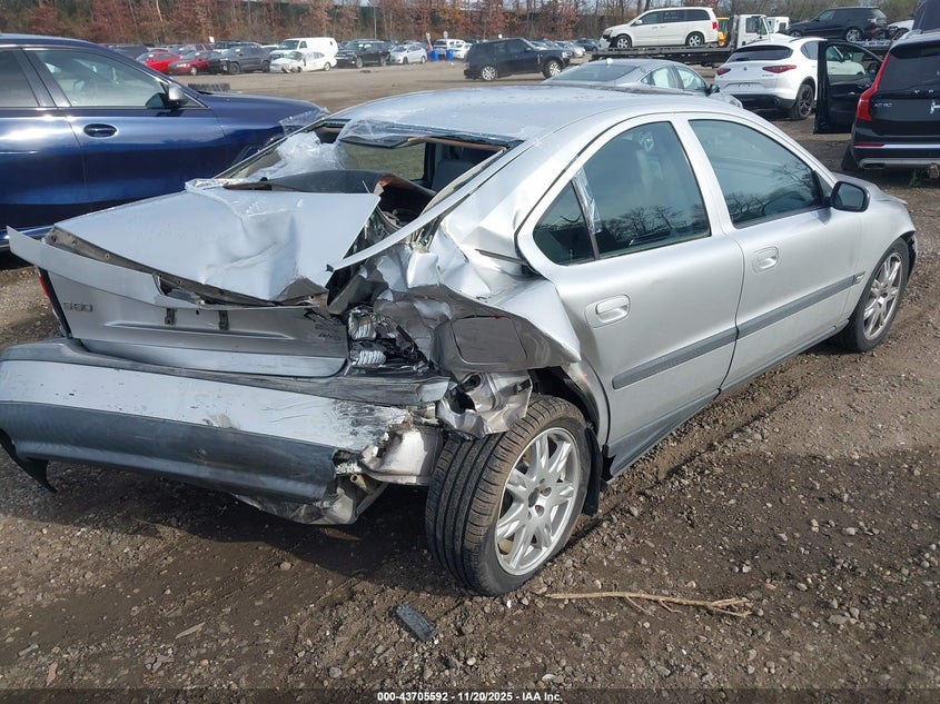 YV1RH59H942409026 2004 VOLVO S60 photo no. 4