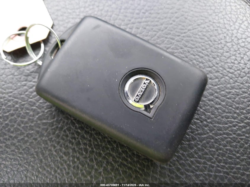 LVY982MK5JP031138 2018 VOLVO S90 photo no. 11