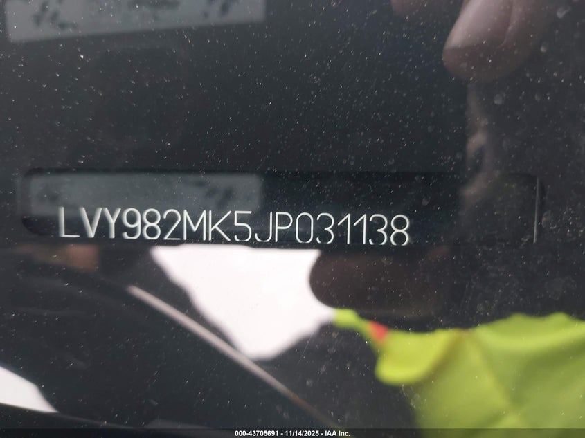 LVY982MK5JP031138 2018 VOLVO S90 photo no. 9
