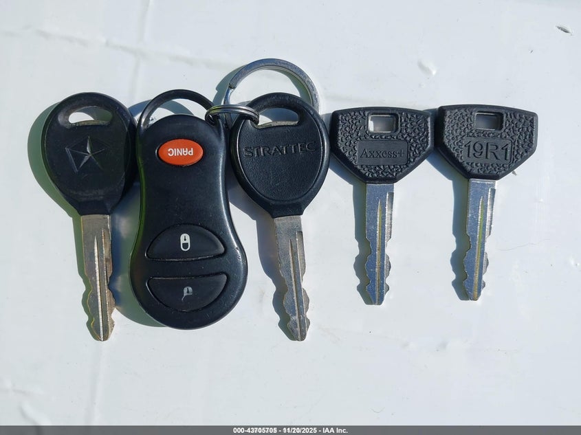 2002 Chrysler Town & Country Lx VIN: 2C4GP44312R747072 Lot: 43705705