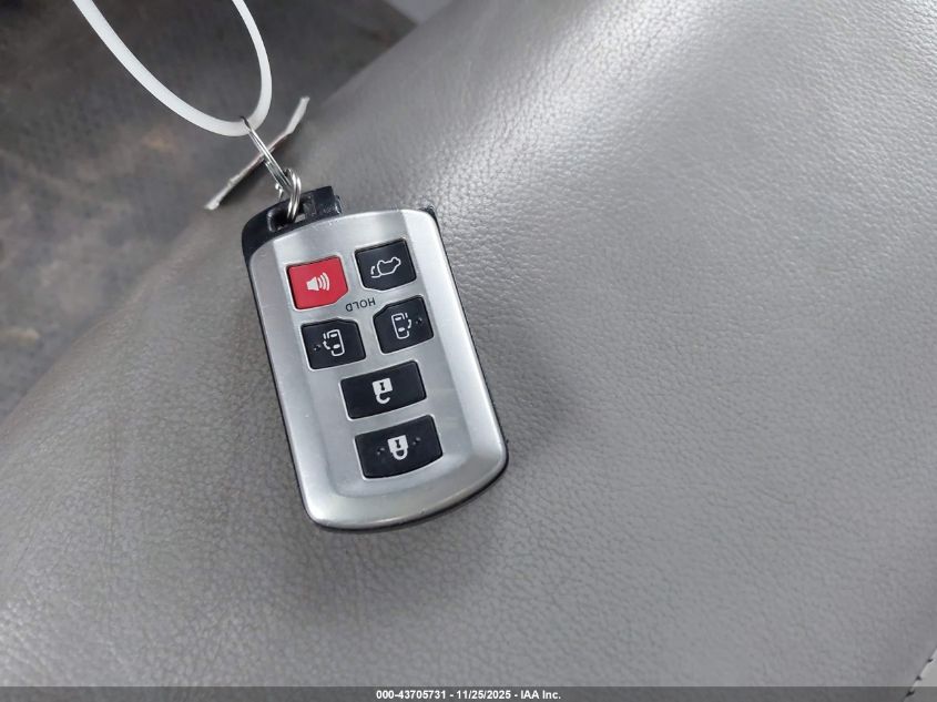 2015 Toyota Sienna Xle 8 Passenger VIN: 5TDYK3DC2FS551359 Lot: 43705731