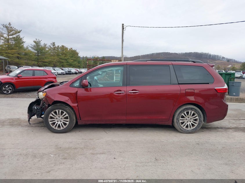2015 Toyota Sienna Xle 8 Passenger VIN: 5TDYK3DC2FS551359 Lot: 43705731