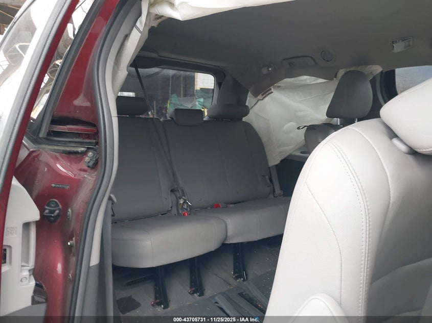 2015 Toyota Sienna Xle 8 Passenger VIN: 5TDYK3DC2FS551359 Lot: 43705731