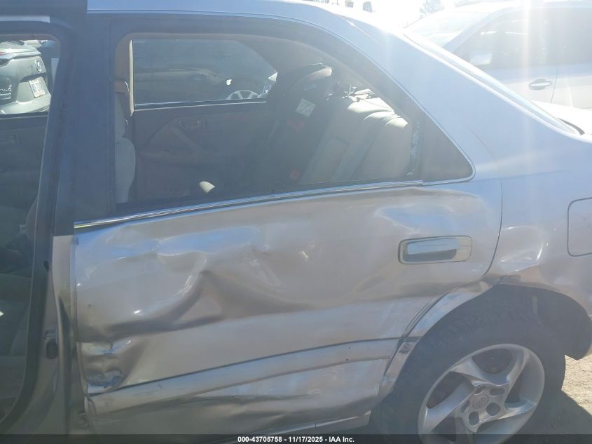 2000 Toyota Camry Le V6 VIN: 4T1BF22K6YU954785 Lot: 43705758