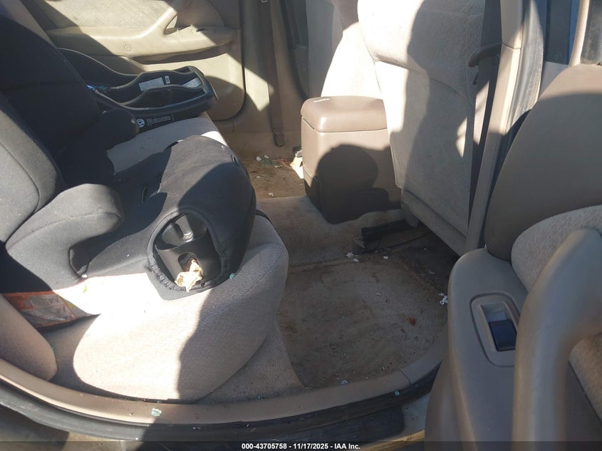 2000 Toyota Camry Le V6 VIN: 4T1BF22K6YU954785 Lot: 43705758