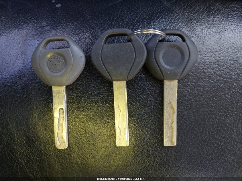 2001 BMW X5 4.4 VIN: WBAFB33571LH22272 Lot: 43705786