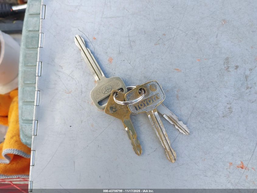 2002 Toyota Tundra Sr5 V8 VIN: 5TBBT441X2S329470 Lot: 43705799