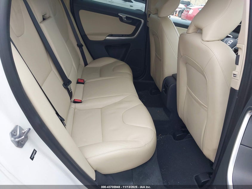 YV4612RK6G2861119 2016 VOLVO XC60 photo no. 8