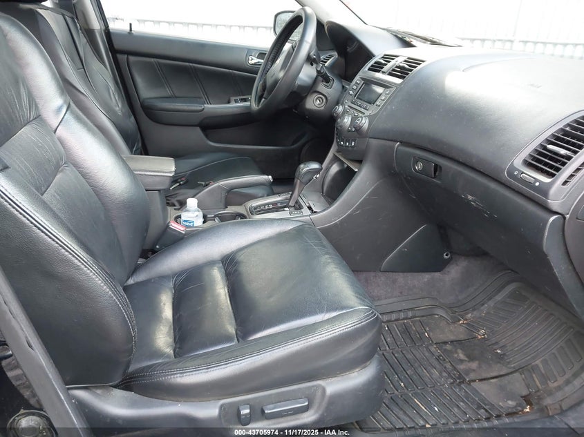 1HGCM66517A000263 2007 HONDA ACCORD photo no. 5