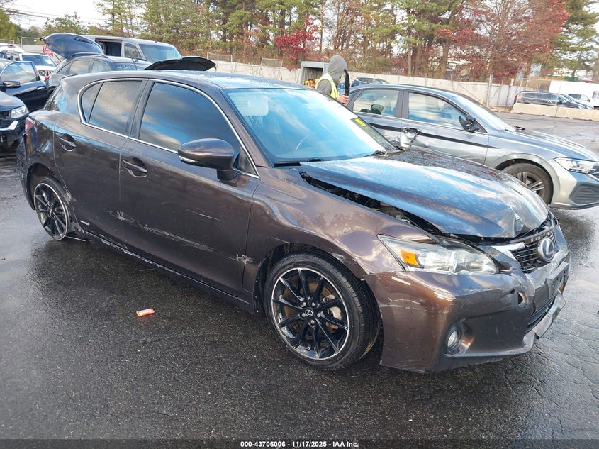 LEXUS CT 200H PREMIUM