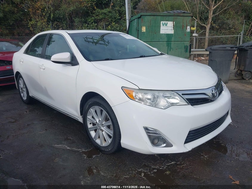 TOYOTA CAMRY XLE