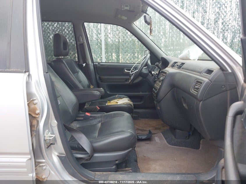 000JHLRD187018851 2001 HONDA CR-V photo no. 5