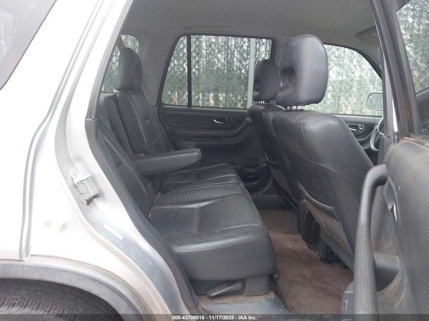 000JHLRD187018851 2001 HONDA CR-V photo no. 8