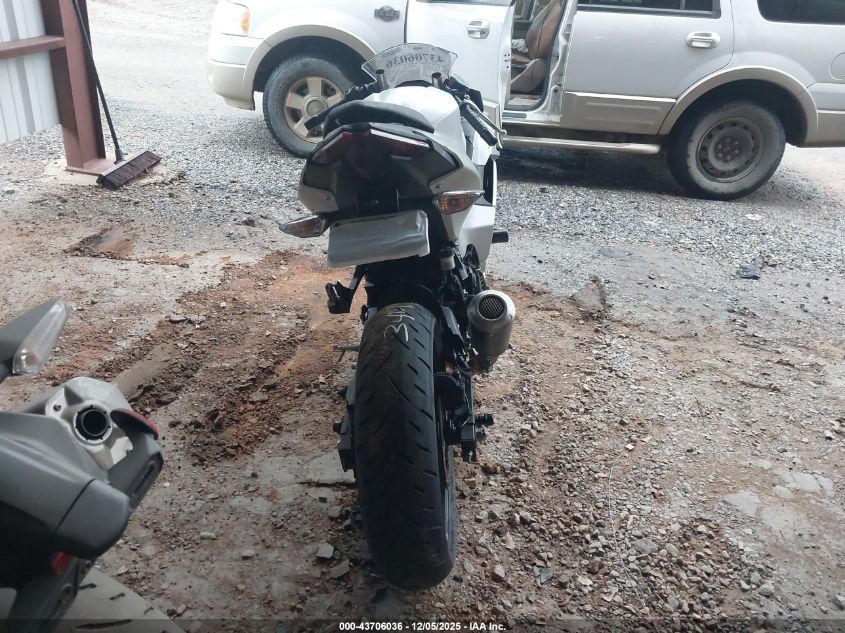 2025 Kawasaki Ex500 VIN: ML5EXGG11SDA41870 Lot: 43706036