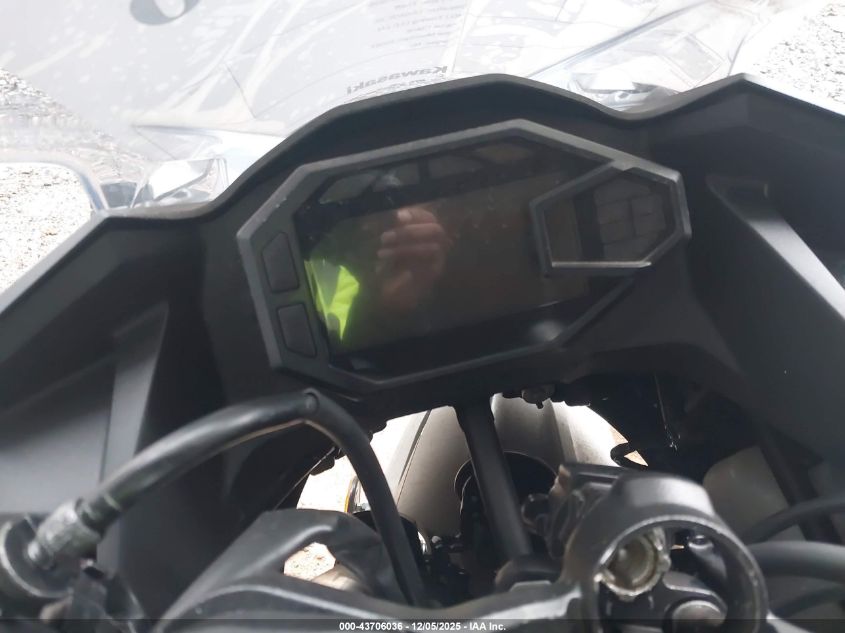 2025 Kawasaki Ex500 VIN: ML5EXGG11SDA41870 Lot: 43706036